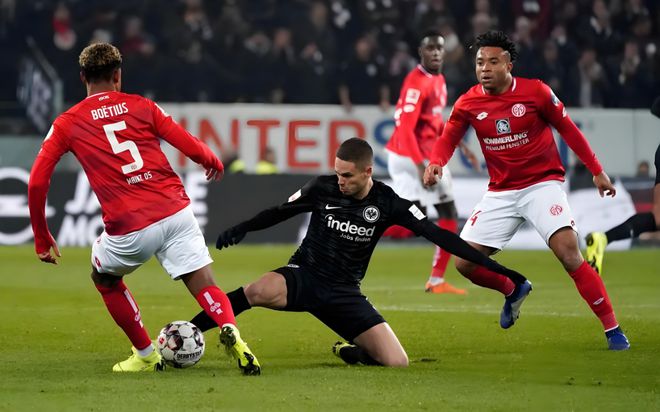 爱游戏网页版登录入口-包含法兰克福主场大胜,德甲争冠形势岌岌可危的词条