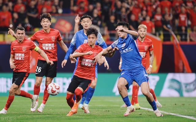 一支实力强劲的球队在联赛中崭露头角的简单介绍 一支实力强劲的球队在联赛中崭露头角的简单介绍