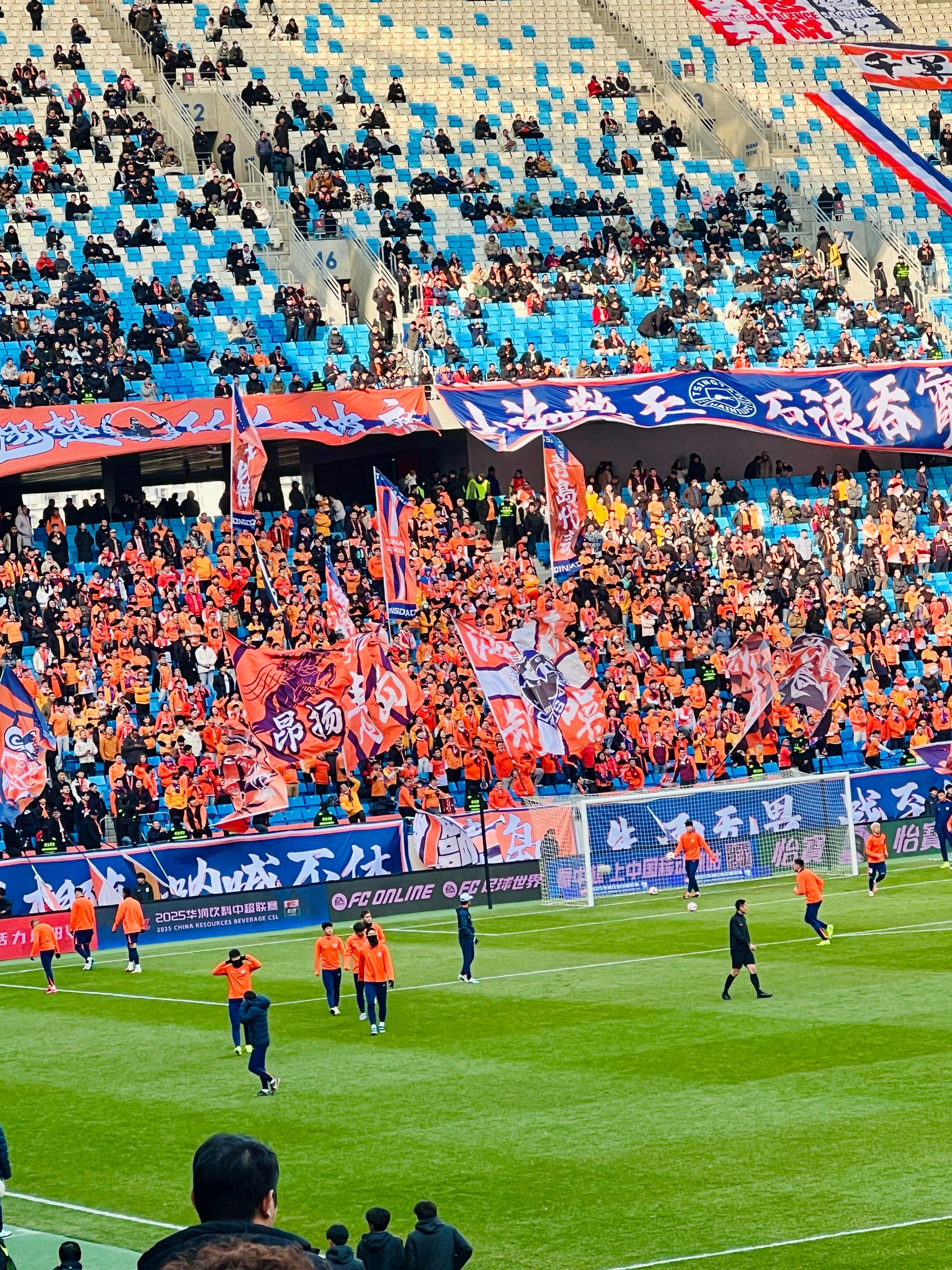 意大利足球赛场上传来激烈呐喊声 意大利足球赛场上传来激烈呐喊声