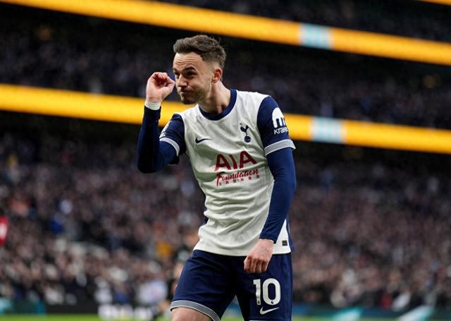 热刺逆转胜利,球队士气大涨 热刺逆转胜利,球队士气大涨