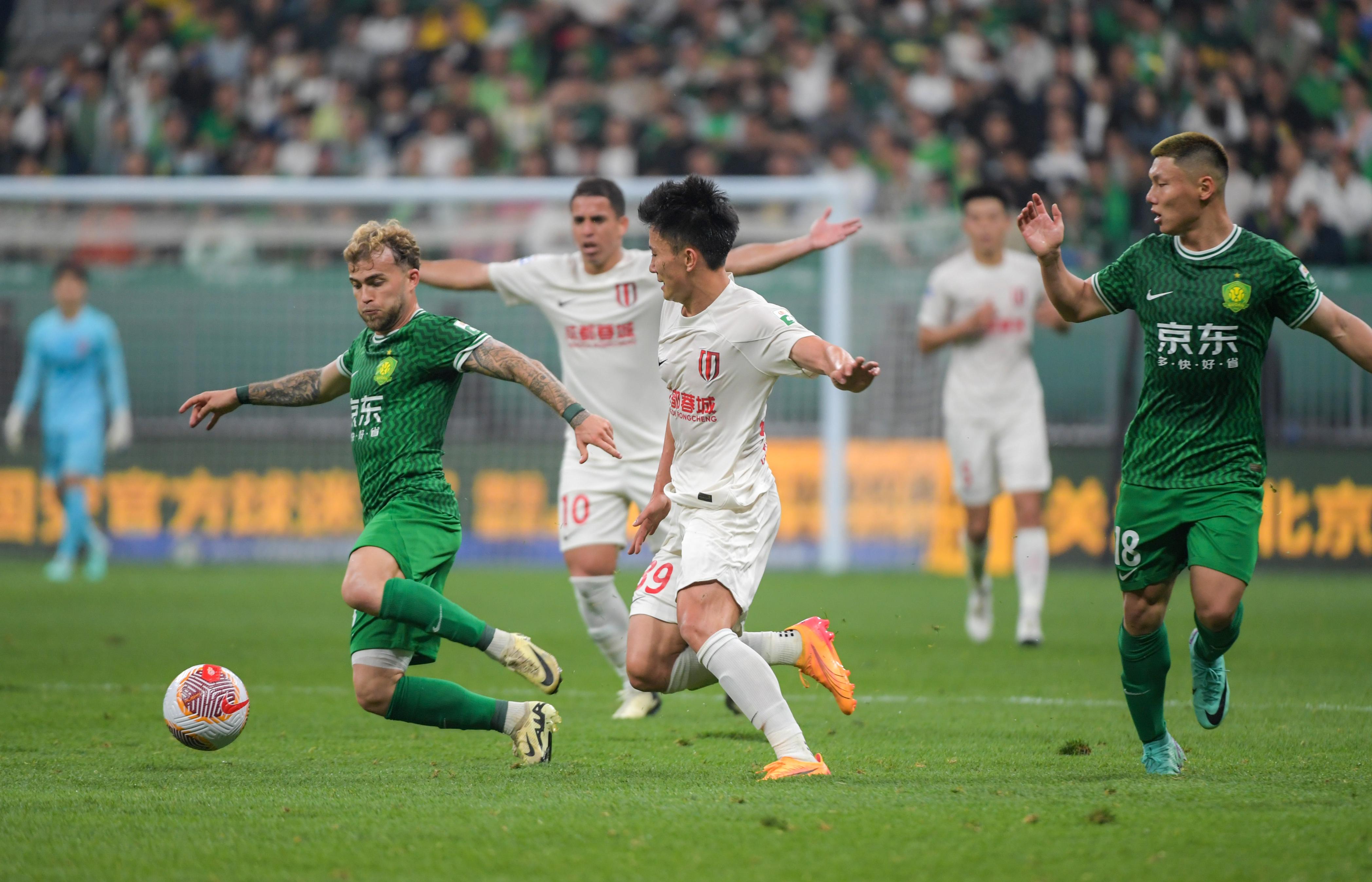 爱游戏网页版入口-法兰克福客场战胜纽伦堡，豪取连胜