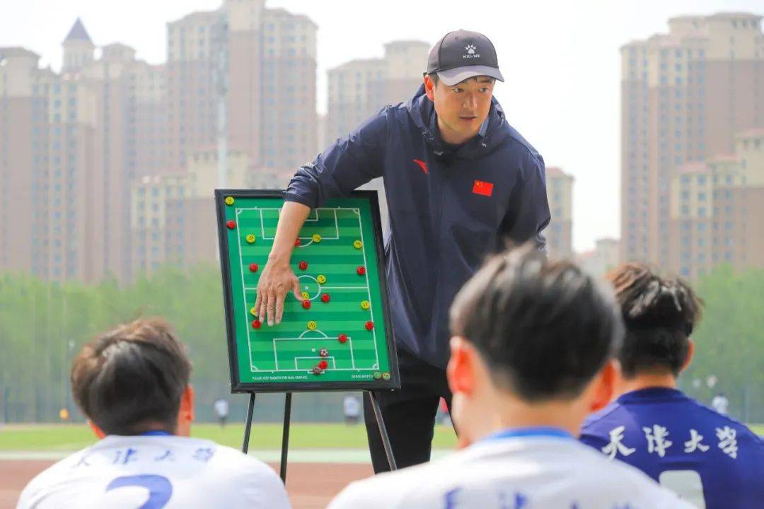 包含天津队表现抢眼，成为热议话题的词条