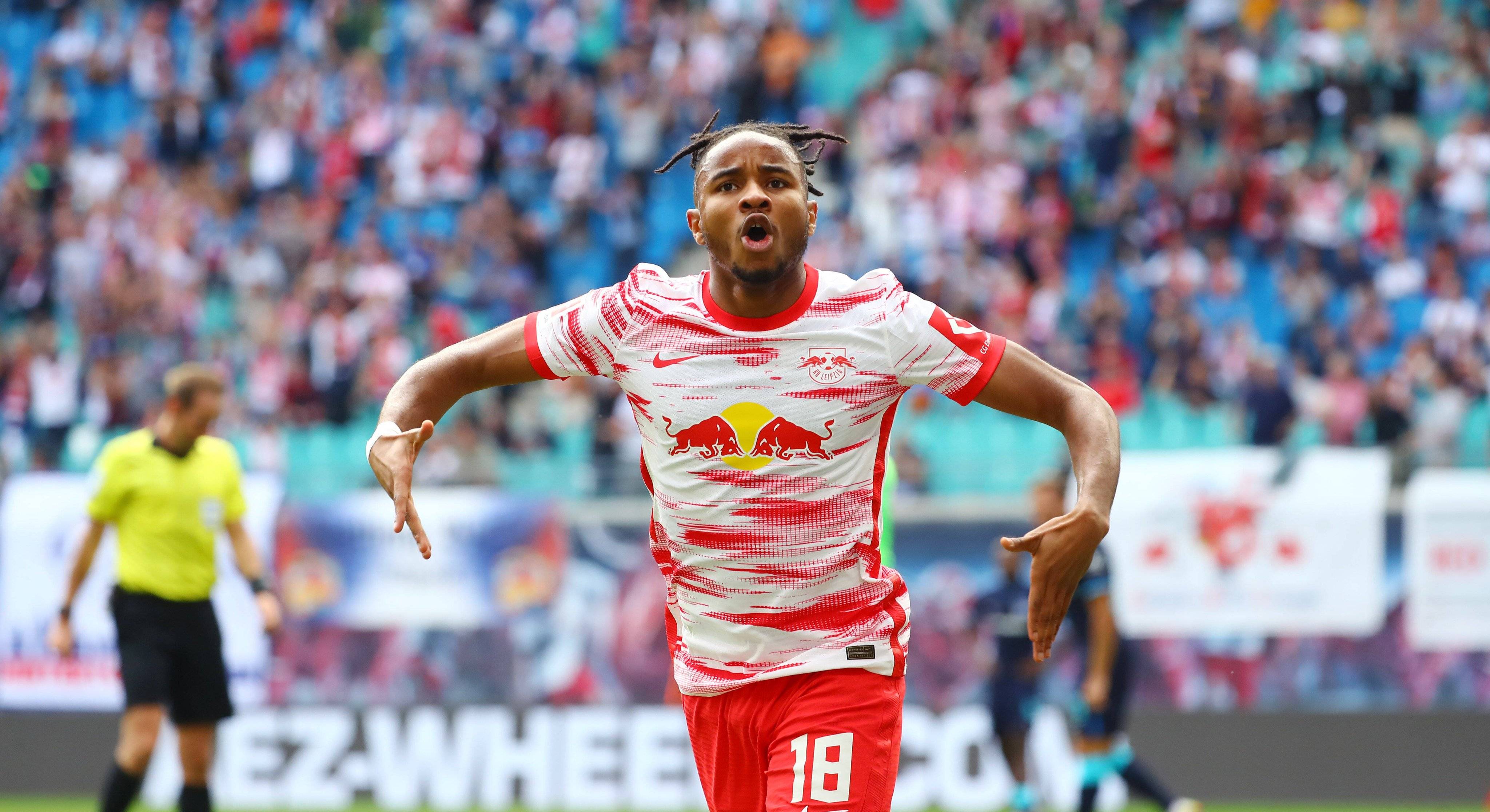 爱游戏登录-厄立特里亚后卫在欧冠比赛中展现出强悍意志