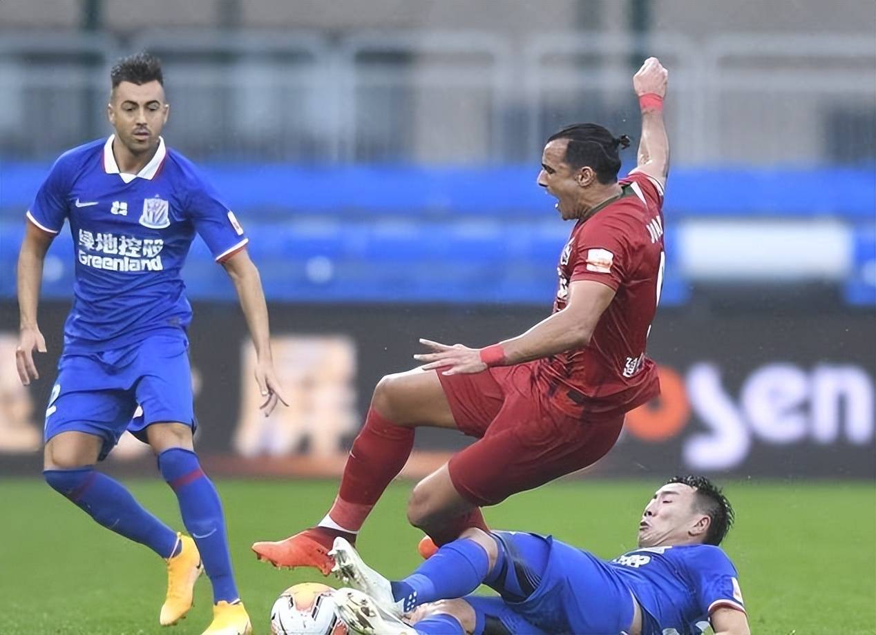 包含中超赛场最新战况曝光,球员表现引人关注的词条 包含中超赛场最新战况曝光,球员表现引人关注的词条