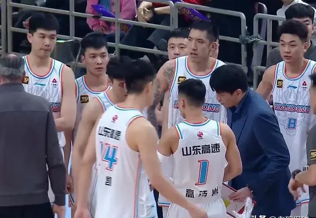 北京客场激战山东，最终获胜