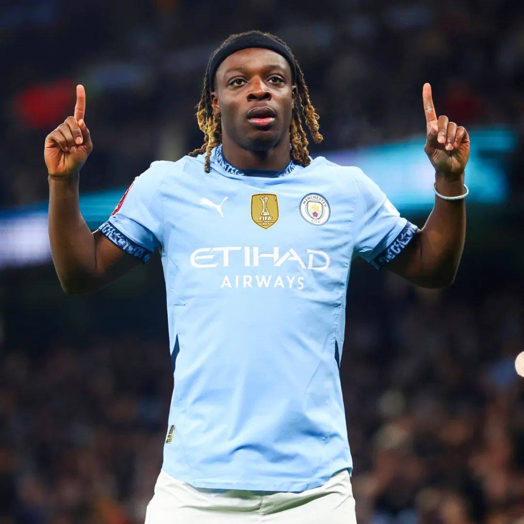 曼城中场核心表现回暖，球队士气高涨的简单介绍