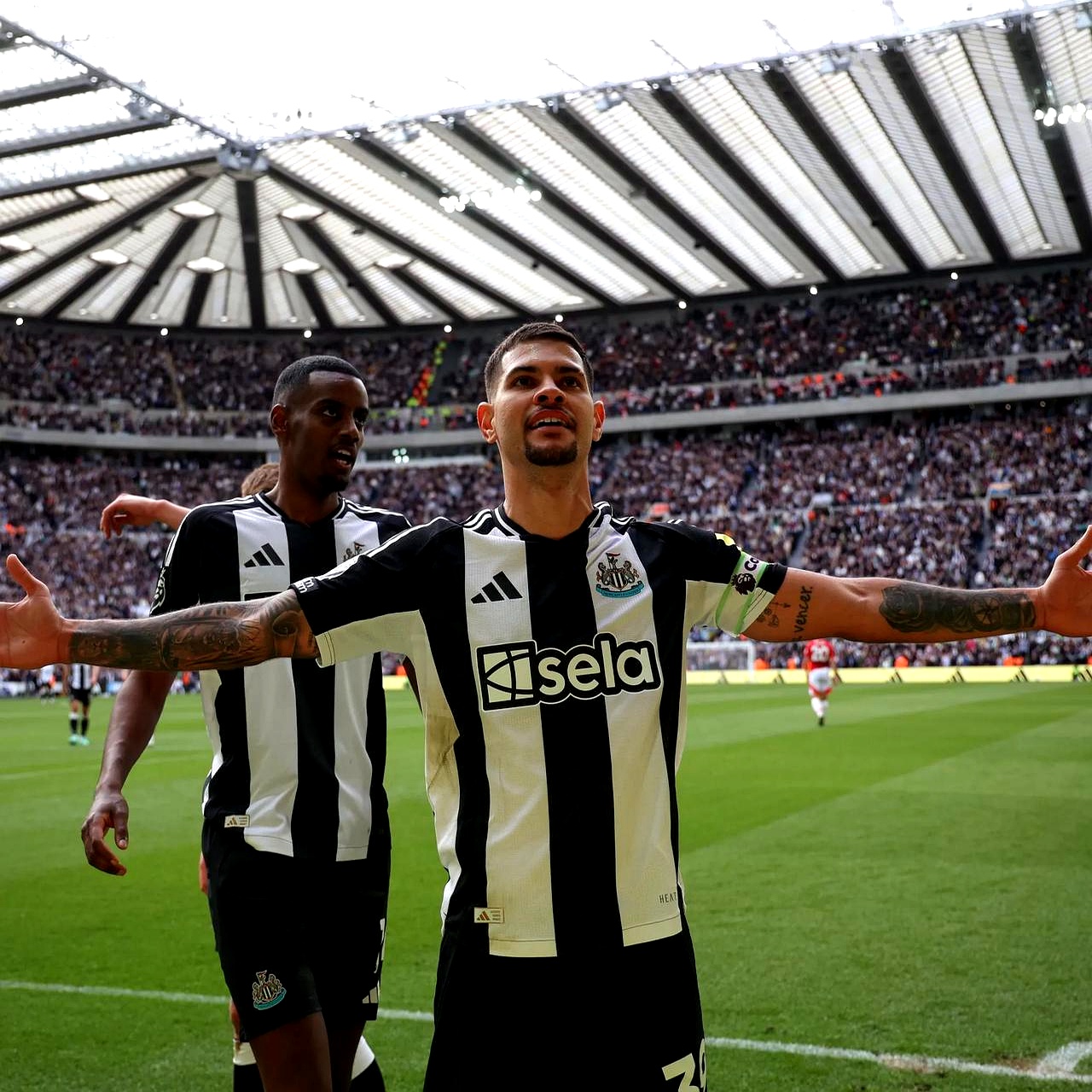 纽卡斯尔后卫抢断数列榜首,表现出色的简单介绍 纽卡斯尔后卫抢断数列榜首,表现出色的简单介绍