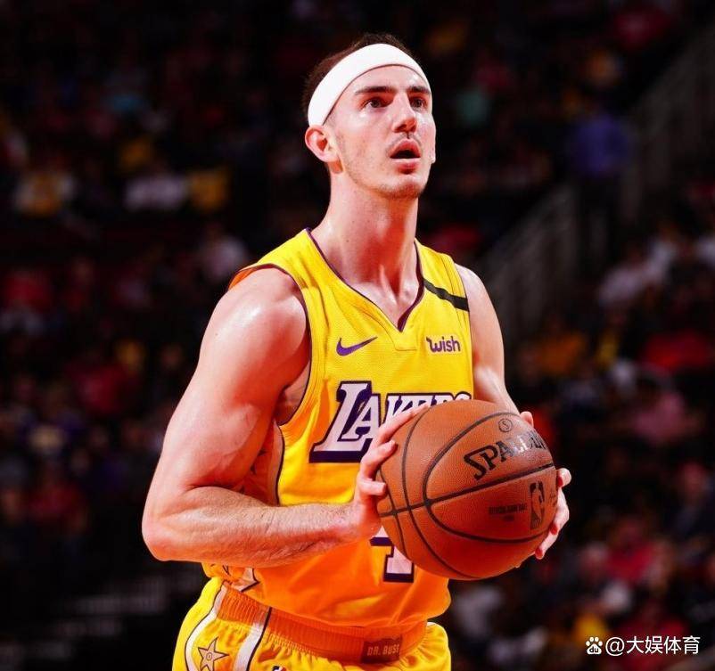 爱游戏官方登录入口-雷霆队年轻球员在场上勇敢亮相,获得肯定的简单介绍