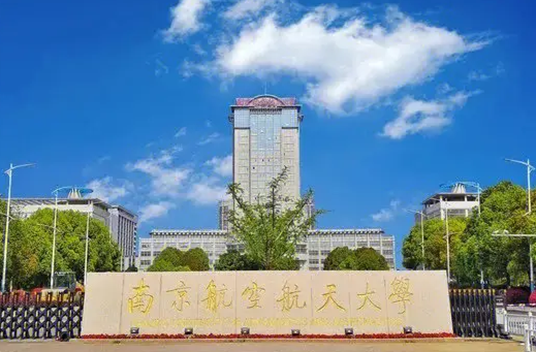 包含江苏中天紧随对手步伐，不放弃希望的词条