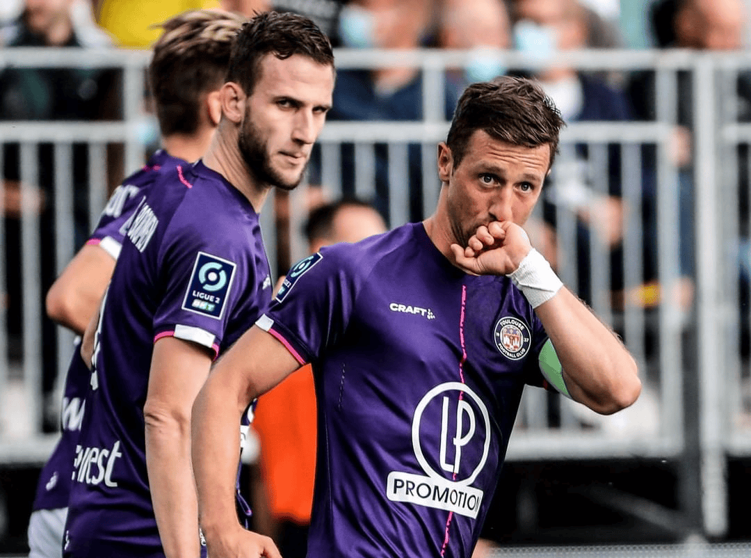 爱游戏-巴黎圣日耳曼遥遥领先,法甲榜首稳坐钓鱼台