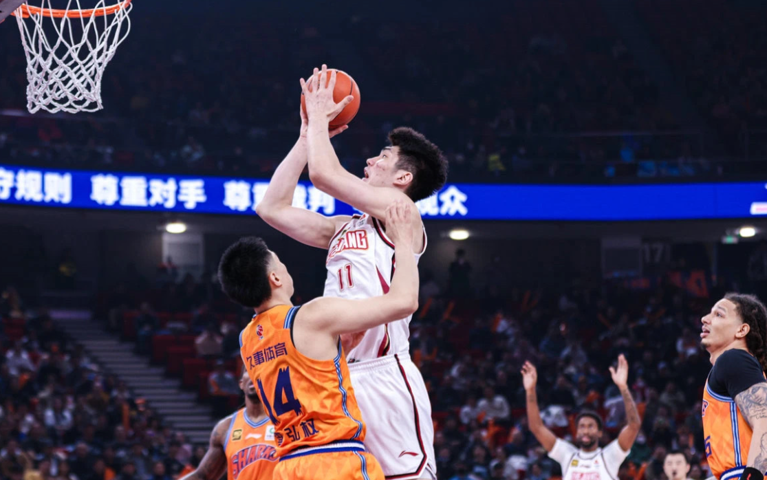 包含上海男篮展开主场大战，全队士气高涨连胜的词条