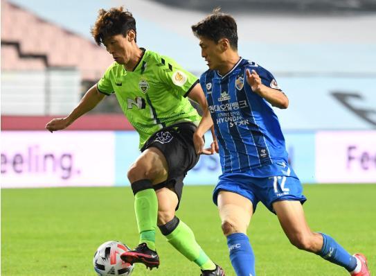 爱游戏网页版入口-包含球场风起云涌!惊险PK战卫冕冠军保持不败的词条