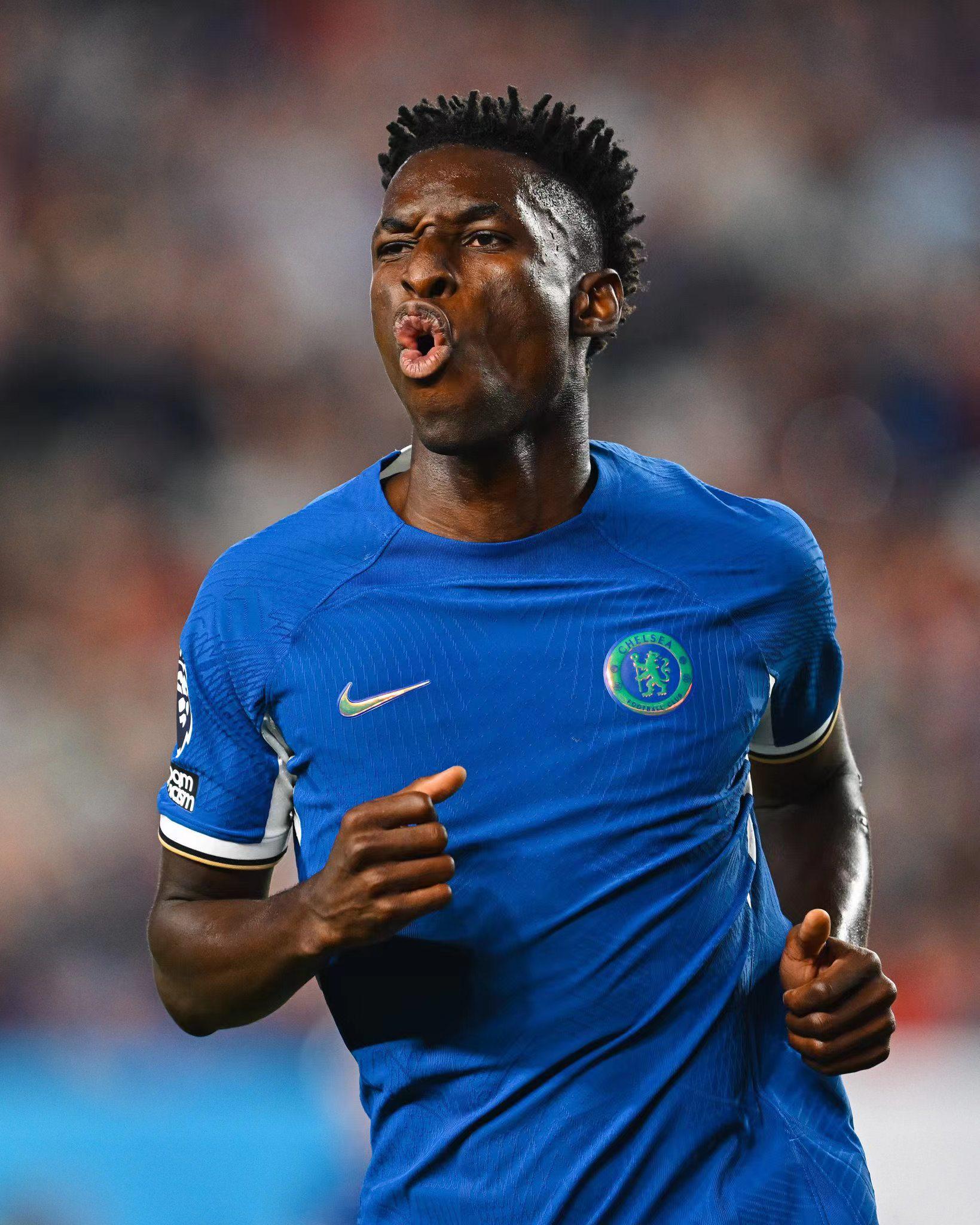 爱游戏官方入口-包含金靴得主离队转投国内联赛,引发众议的词条