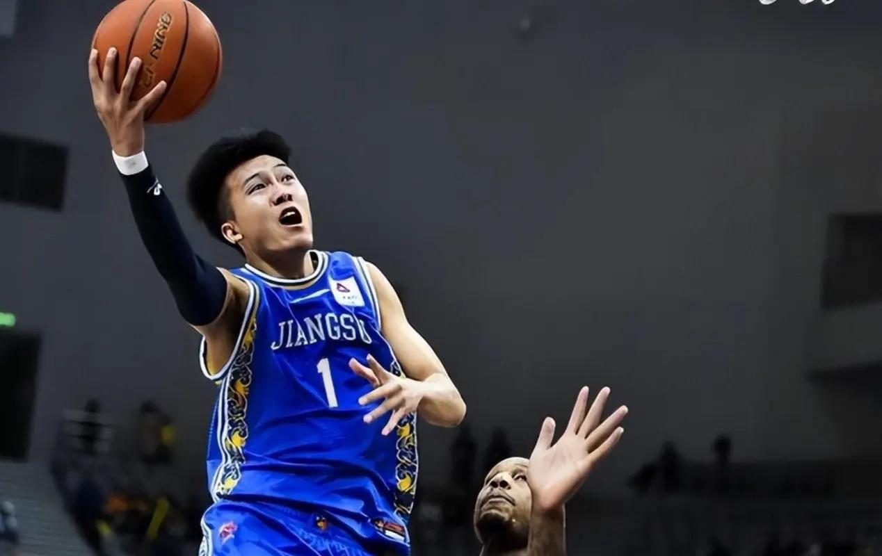 河南男篮战胜四川，赢得关键战役