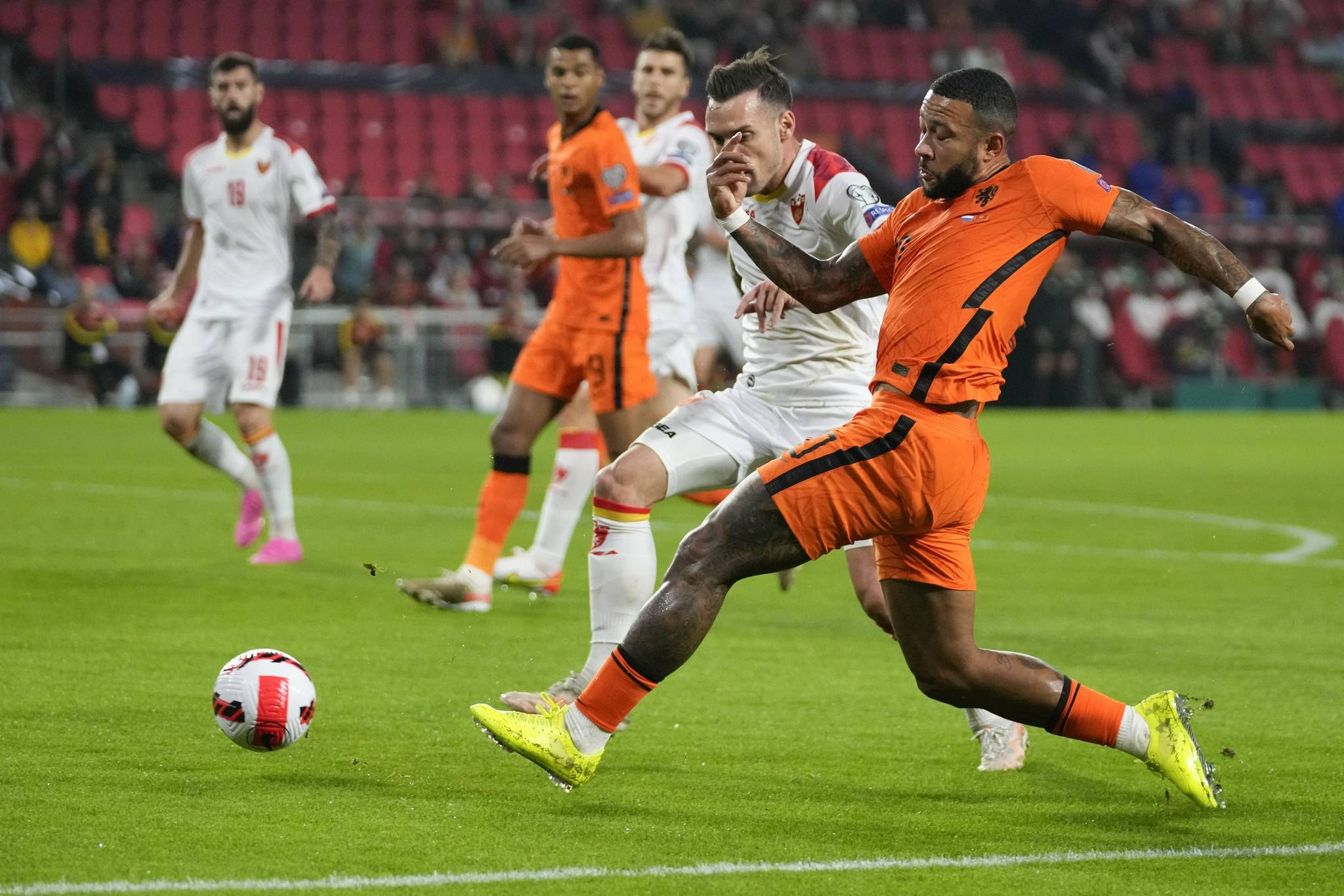 爱游戏登录-包含足球场上的激情延续，欧洲国家联赛精彩看点不容错过的词条