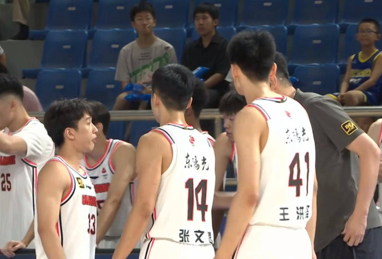 爱游戏-新秀崛起，带领球队走向胜利的简单介绍