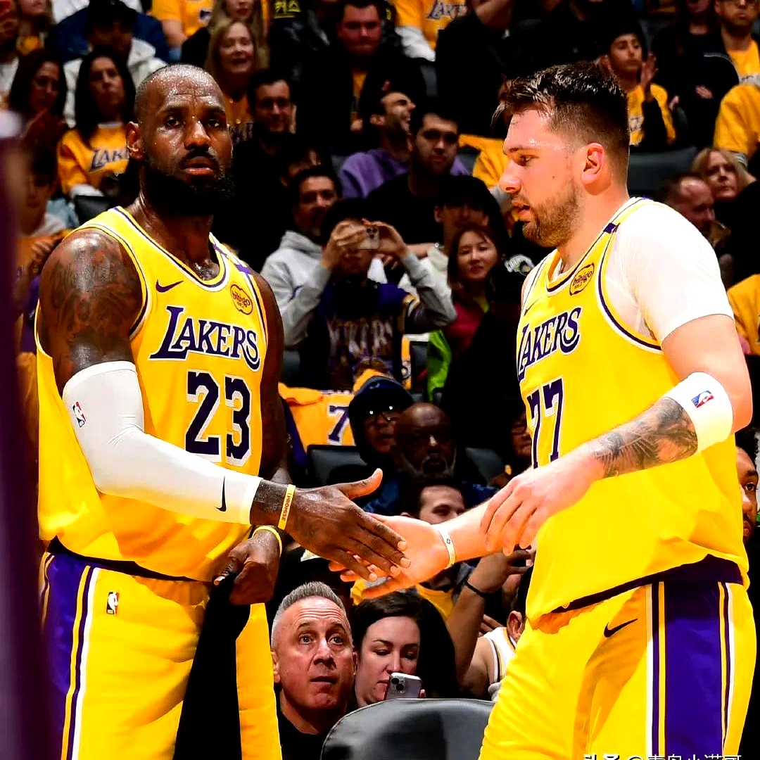 湖人轻取快船，取得四连胜